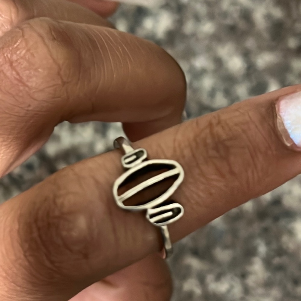 EUC Unique Designed Silver Ring 💍